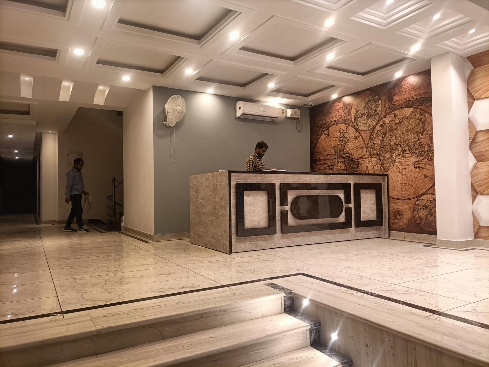 Hotel Vista Premium Tark A Family Hotel Near Igi Airport Delhi New Delhi Exterior photo